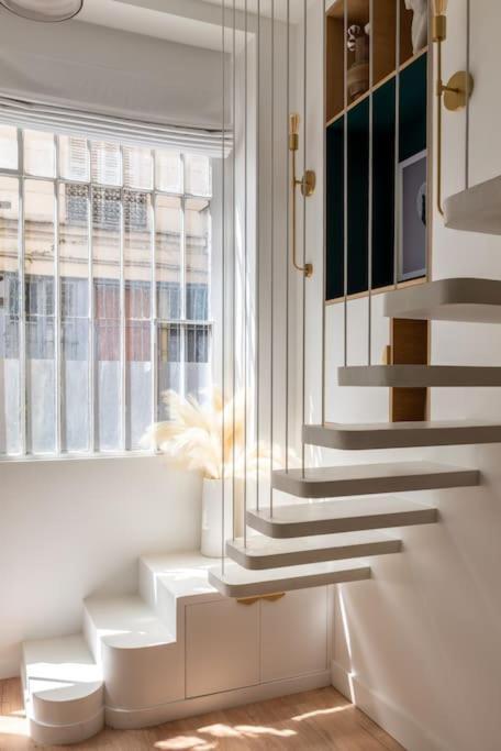 Bel Appartement D'Architecte Au Coeur De París Exterior foto